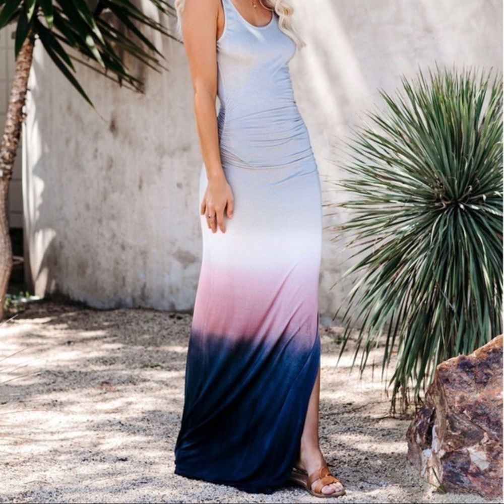BEACH SUNSET OMBRE RUCHED MAXI
DRESS in size small